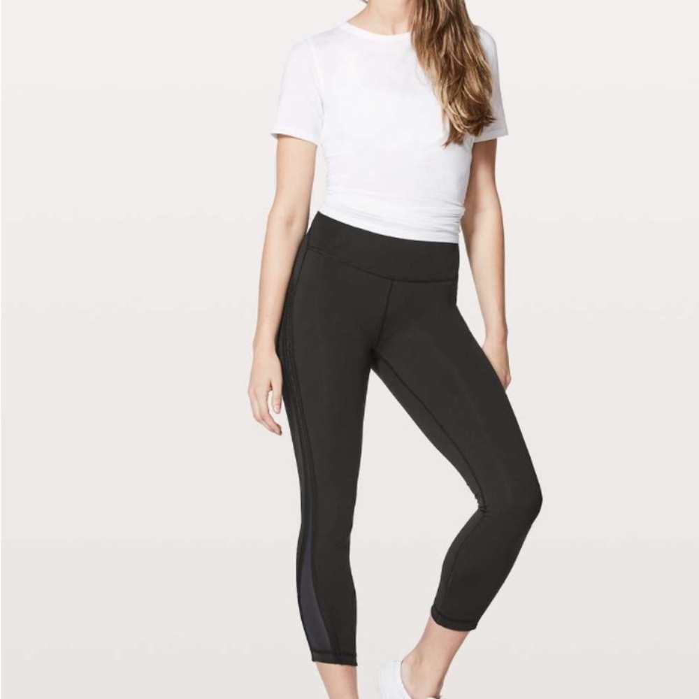 11. MSRP$118 Lululemon Wunder Under Hi-Rise 7/8 Tight (Awaken) 25" Black Size 2